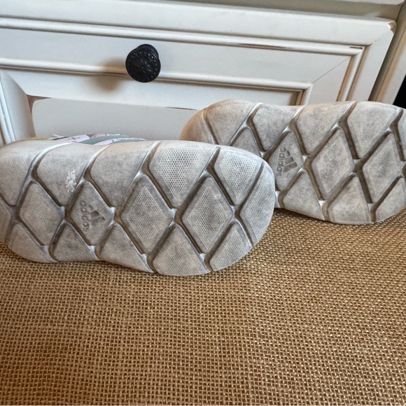 Adidas Dinosaur Tennis - Picture 4 of 6